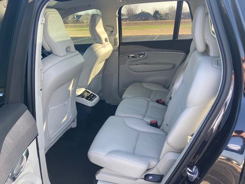 Used 2023 Volvo XC90 B5 Plus w/ Protection Package Premier image 22