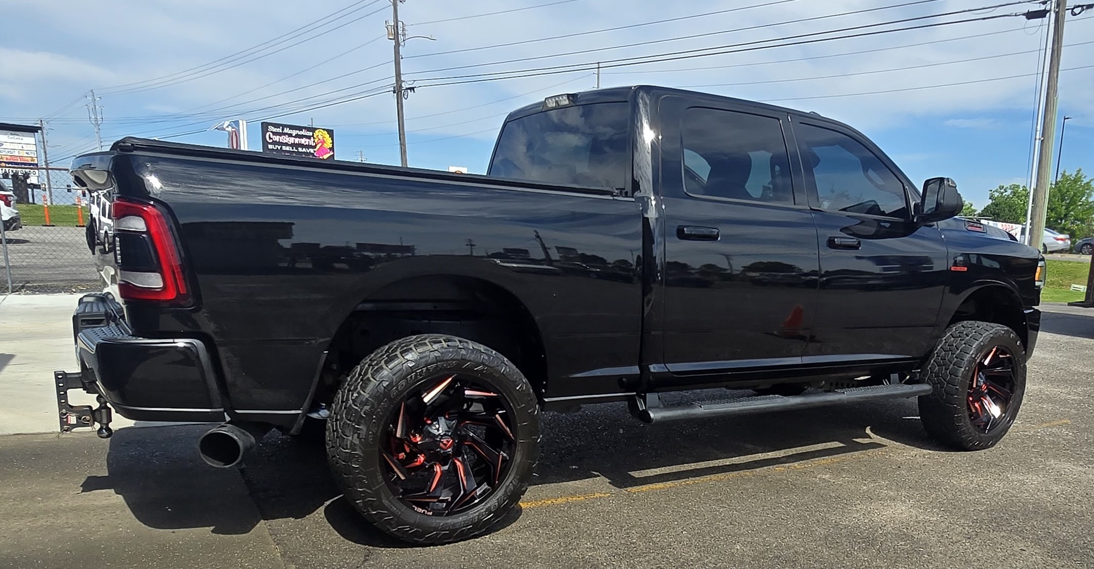 Used 2019 RAM 2500 Big Horn w/ Black Appearance Package AWD/4WD image 7