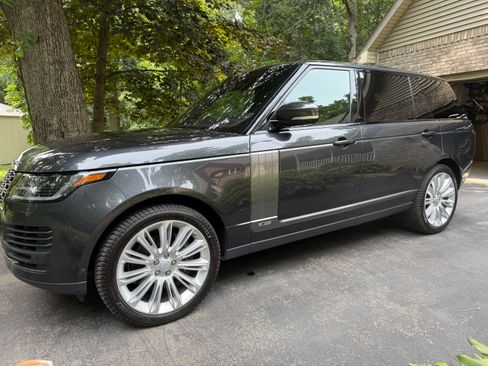 Used 2019 Land Rover Range Rover Long Wheelbase Supercharged AWD/4WD image 4