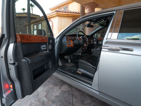 Used 2006 Rolls-Royce Phantom Sedan RWD image 15
