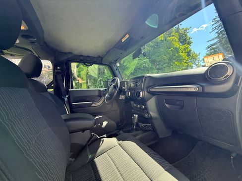 Used 2011 Jeep Wrangler Sport AWD/4WD image 11