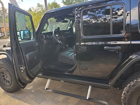 Used 2023 Jeep Wrangler Unlimited Rubicon 392 image 8