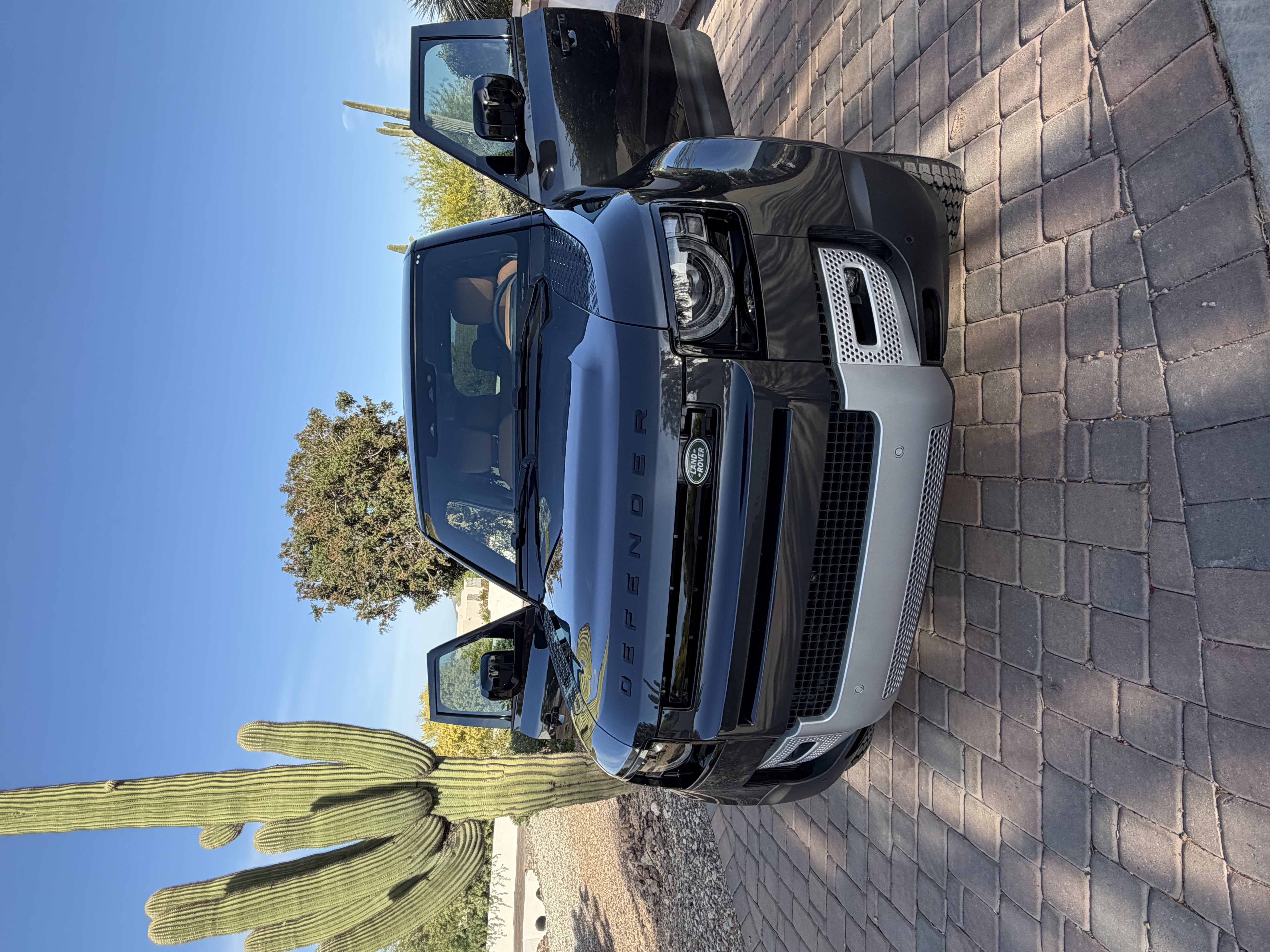 Used 2024 Land Rover Defender 110 SE AWD/4WD image 1