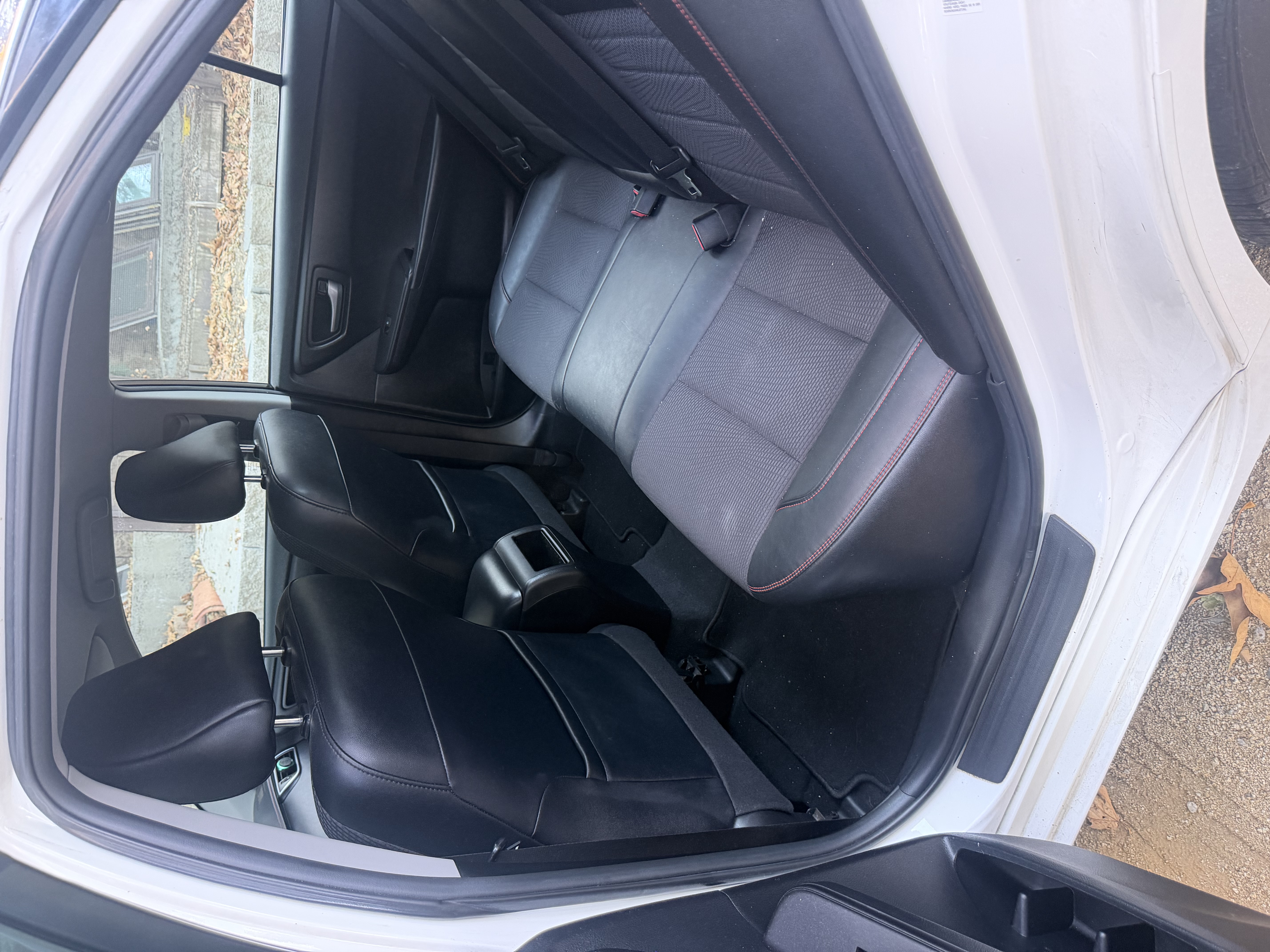Used 2016 Toyota Camry SE FWD image 6