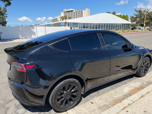 Used 2025 Tesla Model Y Long Range image 6