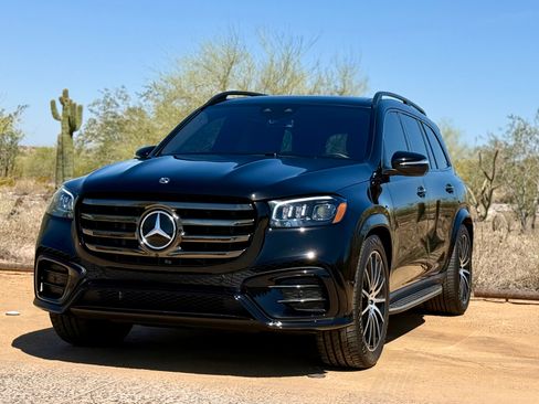 Used 2024 Mercedes-Benz GLS 580 4MATIC image 8