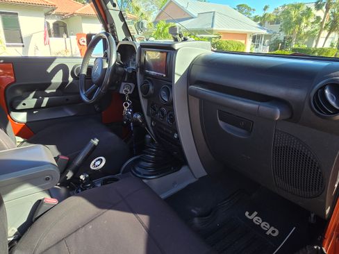 Used 2009 Jeep Wrangler X image 19