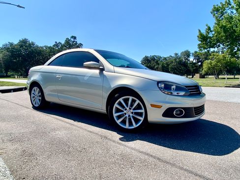 Used 2012 Volkswagen Eos Komfort image 2