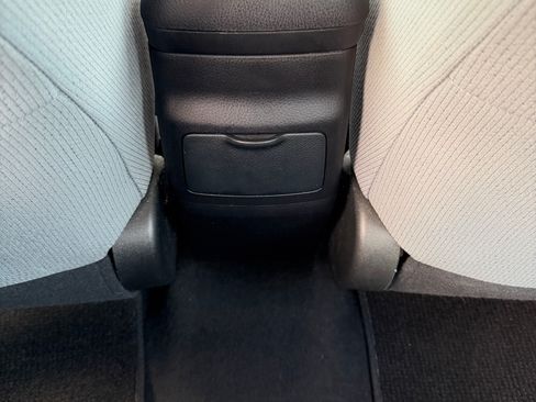 Used 2015 Toyota Corolla L image 30