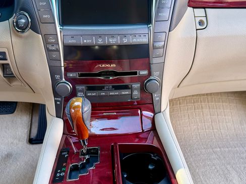 Used 2007 Lexus LS 460 RWD image 10