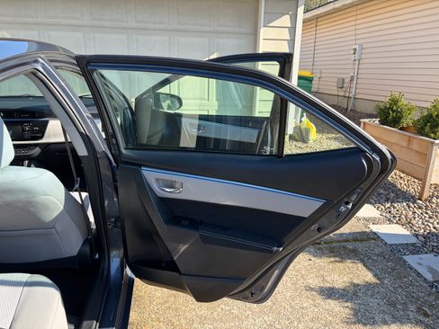 Used 2014 Toyota Corolla LE image 18