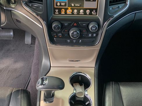 Used 2015 Jeep Grand Cherokee Limited w/ Luxury Group II image 8