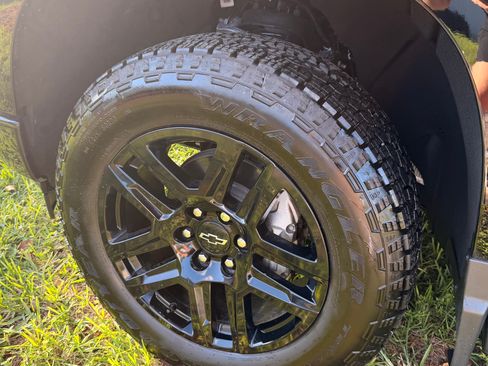 Used 2024 Chevrolet Silverado 1500 High Country w/ Midnight Edition image 11