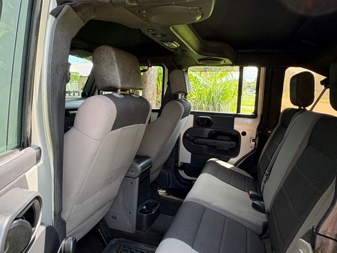 Used 2007 Jeep Wrangler Unlimited X w/ Trailer Tow Group AWD/4WD image 8