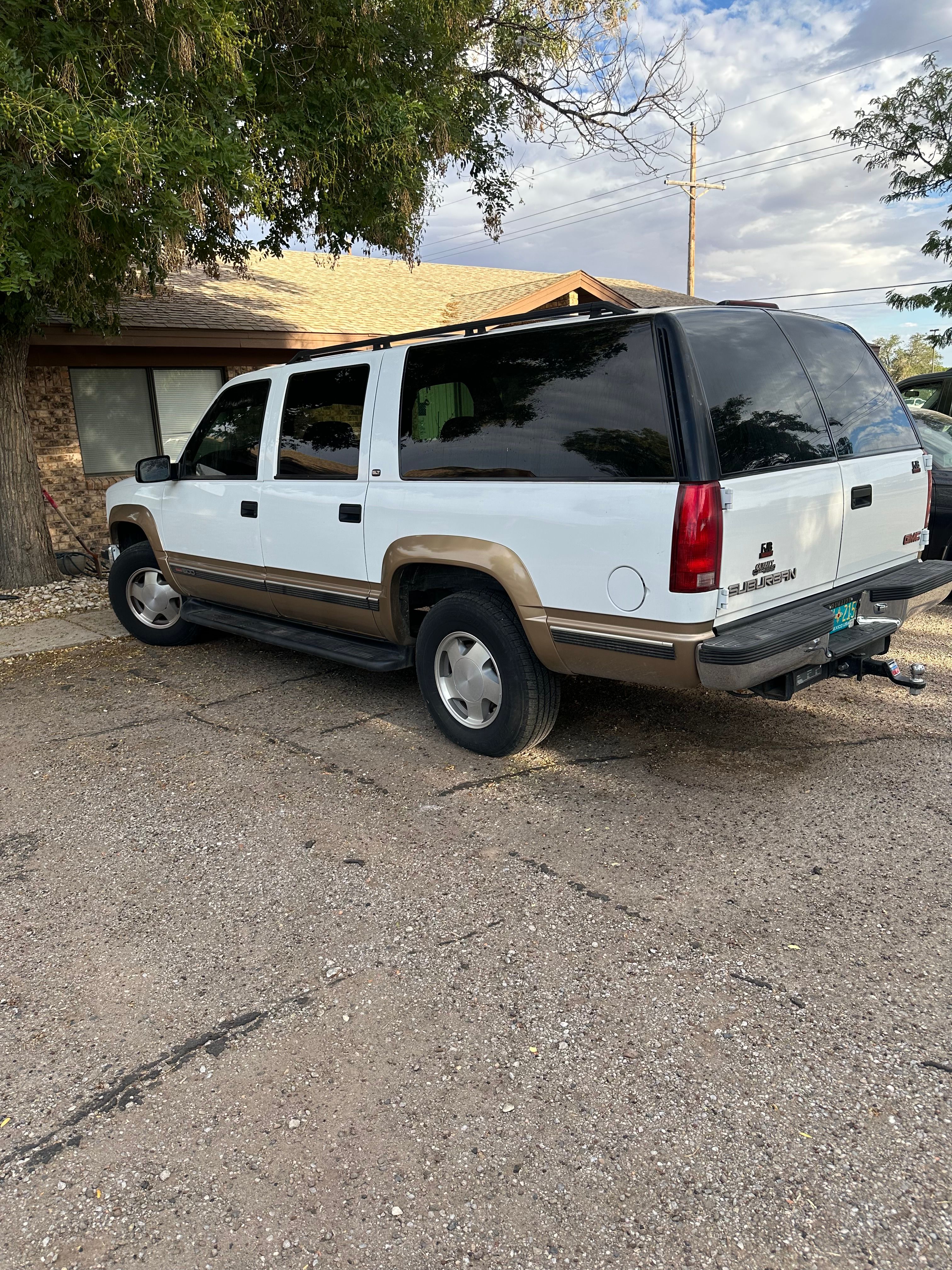Used 1999 GMC Suburban 4WD w/ Marketing Opt Pkg 3 image 4