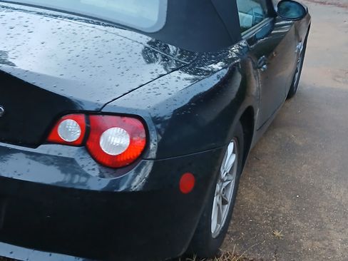 Used 2005 BMW Z4 2.5i image 14