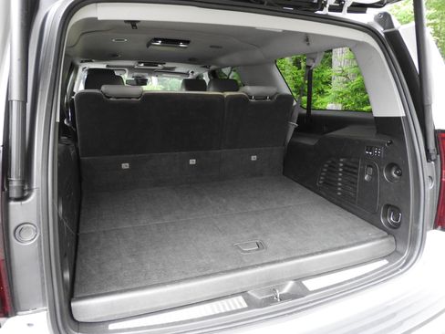 Used 2019 Chevrolet Suburban LT AWD/4WD image 22