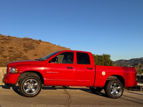 Used 2004 Dodge Ram 1500 Truck SLT w/ Sport Appearance Group image 2