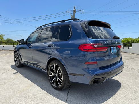 Used 2022 BMW X7 xDrive40i w/ M Sport Package AWD/4WD image 4