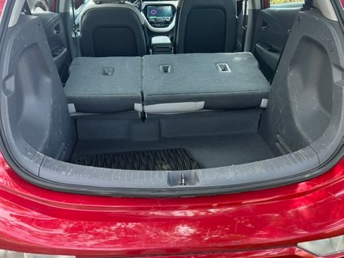 Used 2019 Chevrolet Bolt LT FWD image 8