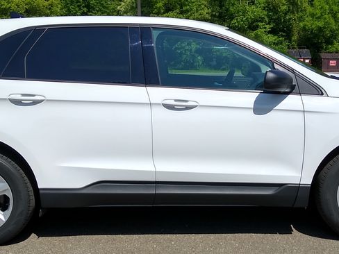 Used 2019 Ford Edge SE image 27