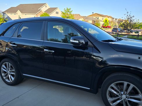 Used 2014 Kia Sorento SX w/ 3rd Row Package image 4