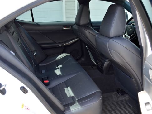 Used 2018 Lexus IS 300 F Sport w/ F Sport Package image 17