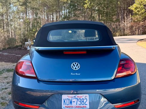 Used 2019 Volkswagen Beetle 2.0T SE image 6