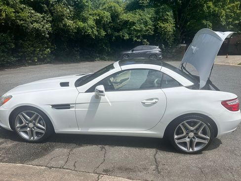 Used 2014 Mercedes-Benz SLK 250 image 26