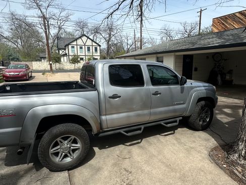 Used 2014 Toyota Tacoma PreRunner w/ SR5 Package image 5