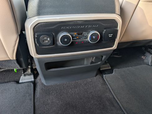 Used 2022 Ford Expedition Max Limited image 15