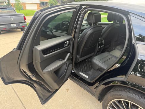 Used 2021 Porsche Cayenne S AWD/4WD image 14