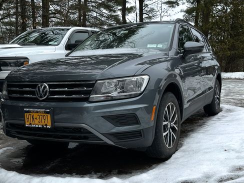 Used 2019 Volkswagen Tiguan SE w/ Panoramic Sunroof Package image 1
