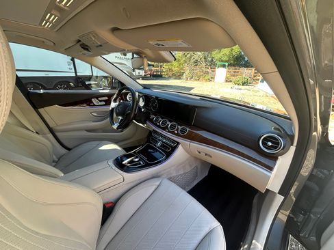 Used 2017 Mercedes-Benz E 300 E 300 Sedan 4D image 10