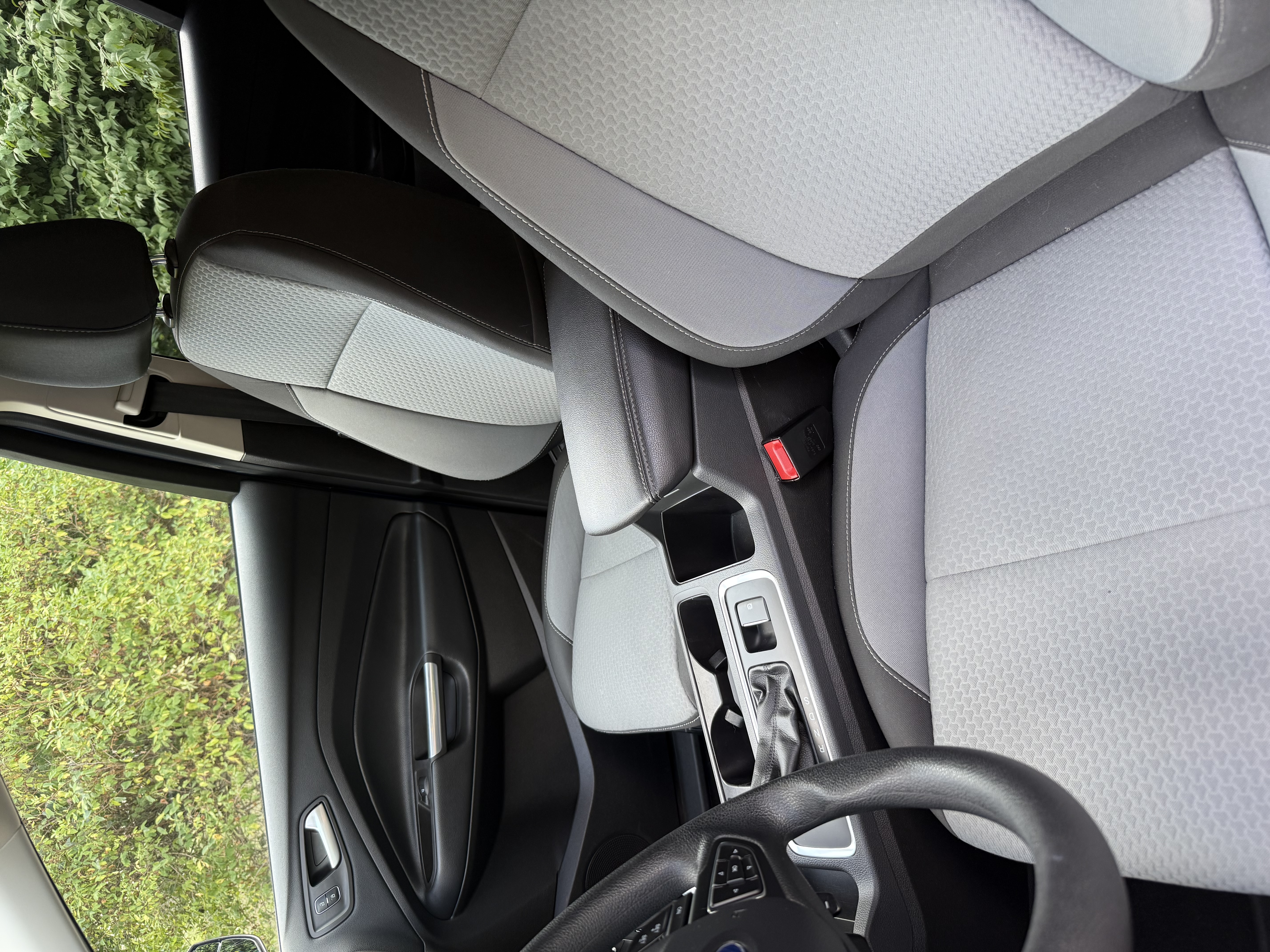 Used 2017 Ford Escape SE FWD image 11