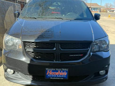 Used 2018 Dodge Grand Caravan SE image 12