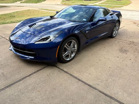 Used 2017 Chevrolet Corvette Stingray Coupe w/ 1LT image 1