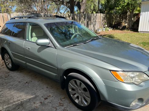 Used 2009 Subaru Outback 2.5i Limited image 9