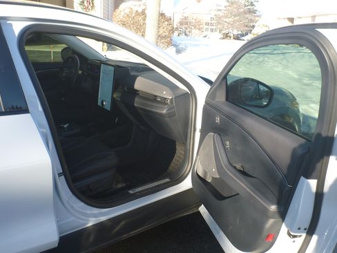 Used 2023 Ford Mustang Mach-E Premium image 17