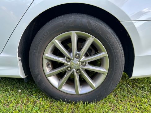 Used 2018 Hyundai Sonata SE w/ Cargo Package FWD image 11