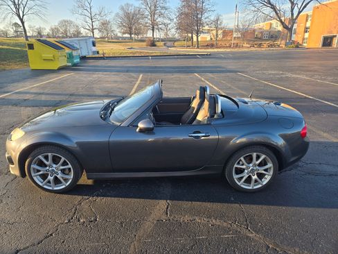 Used 2014 MAZDA MX-5 Miata Grand Touring w/ Premium Package image 9