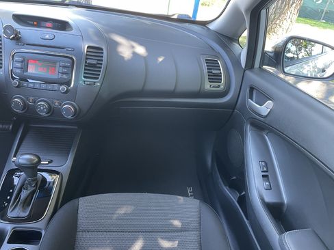 Used 2018 Kia Forte LX image 24
