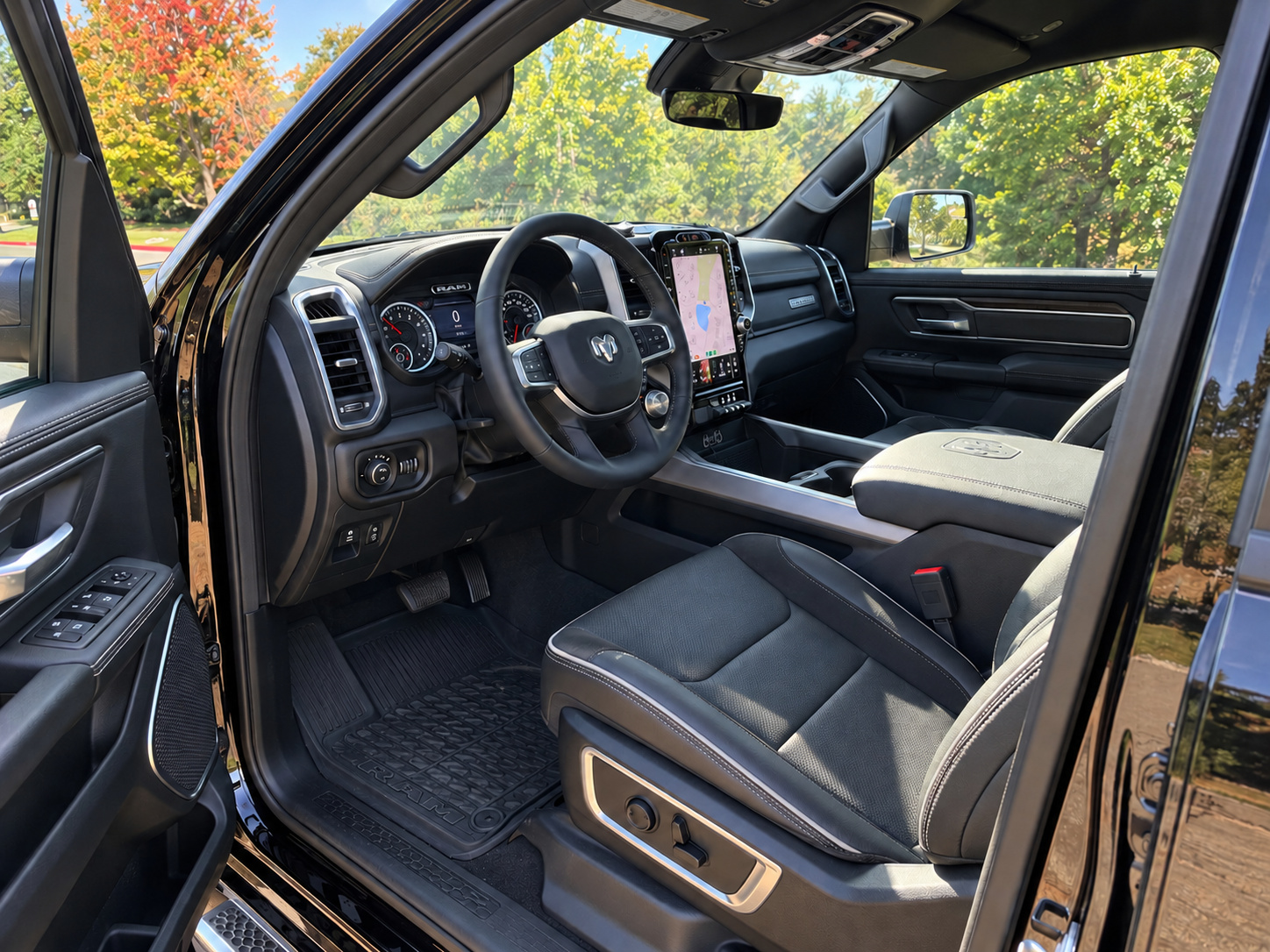 Used 2026 RAM 1500 Laramie AWD/4WD image 13