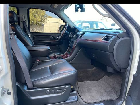 Used 2008 Cadillac Escalade ESV 2WD image 12