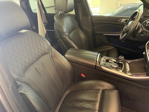 Used 2021 BMW X5 M50i image 10