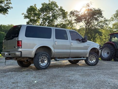 Used 2004 Ford Excursion Limited image 5