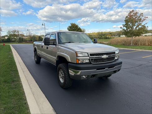 Used 2005 Chevrolet Silverado 2500 LS w/ Snow Plow Prep Package image 4