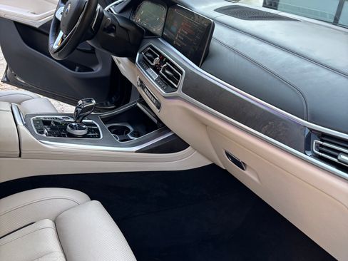 Used 2022 BMW X7 xDrive40i w/ Executive Package image 18
