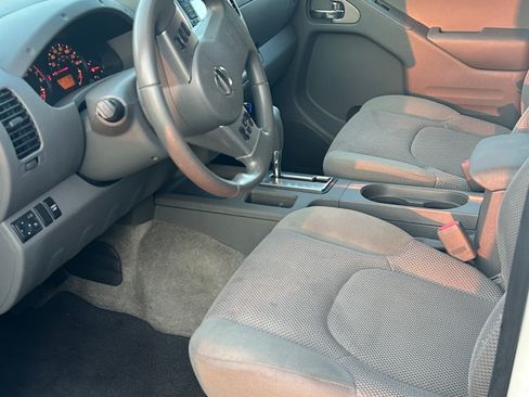 Used 2016 Nissan Frontier SV RWD image 10