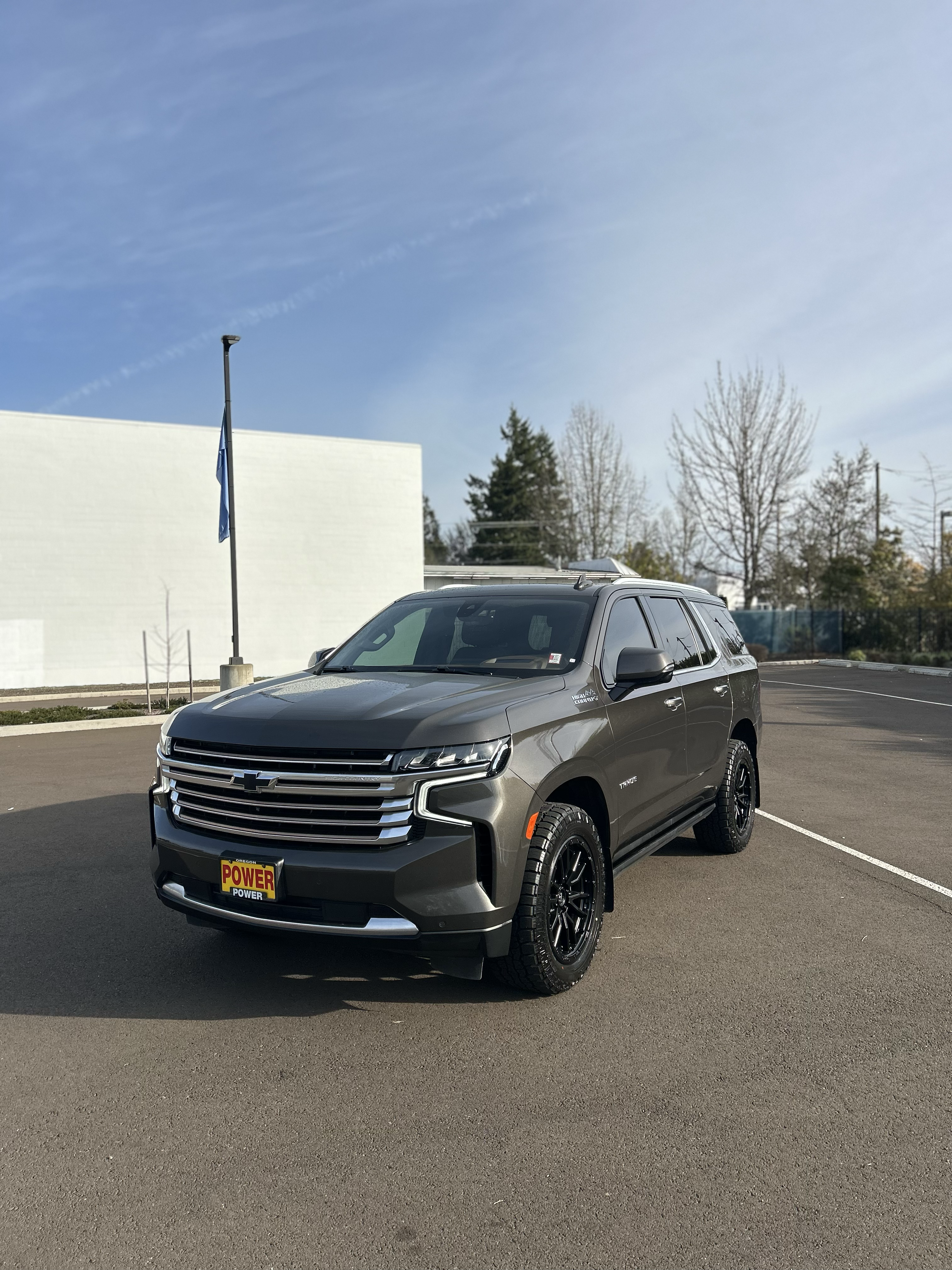 Used 2021 Chevrolet Tahoe High Country w/ Premium Package AWD/4WD image 5